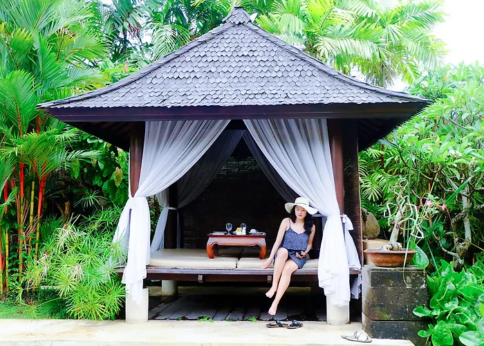 Bebek Tepi Sawah Restaurant & Hotel