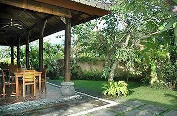 Bebek Tepi Sawah Restaurant & 3*